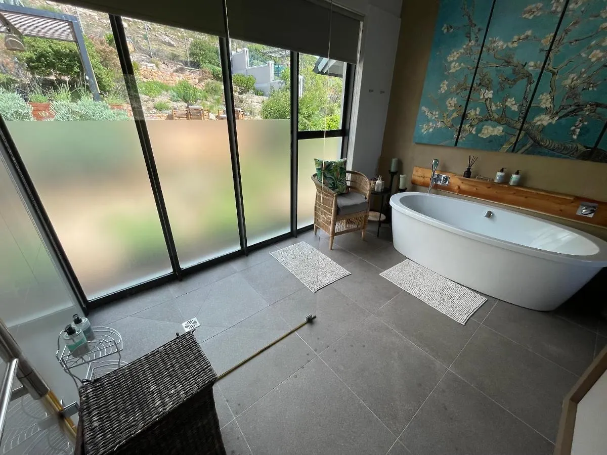 Pepper House Villa ,Housekeeper , Heated Pool , Hot Tub, Backup Solar And Water Systems Kapstadt 0*,  Südafrika