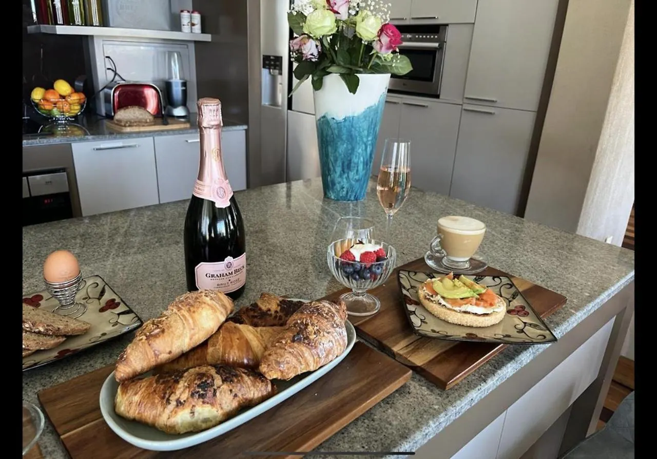 Pepper House Villa ,Housekeeper , Heated Pool , Hot Tub, Backup Solar And Water Systems Kapstadt Südafrika