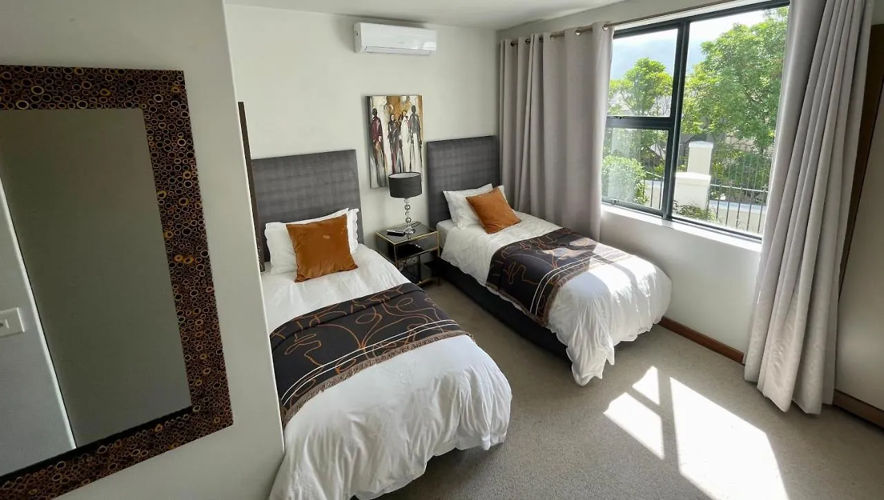 Pepper House Villa ,Housekeeper , Heated Pool , Hot Tub, Backup Solar And Water Systems Kapstadt