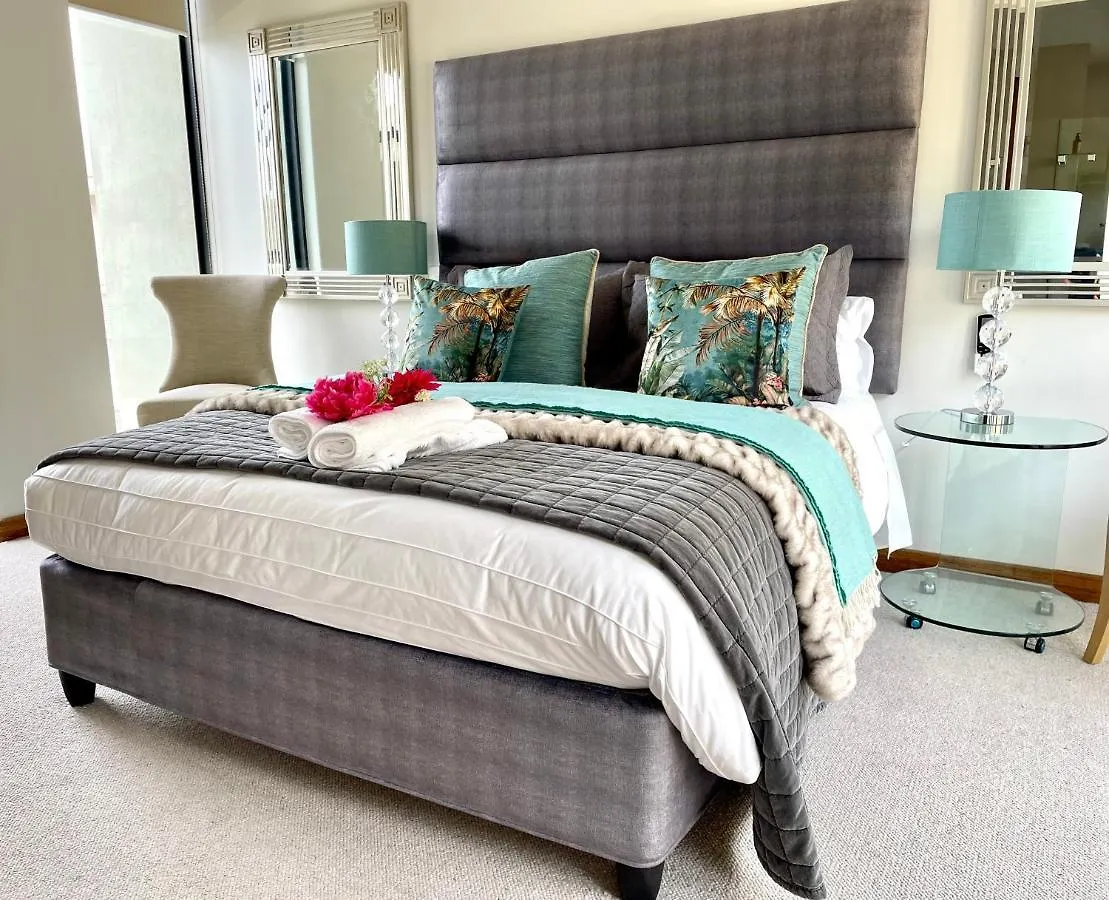 Pepper House Villa ,Housekeeper , Heated Pool , Hot Tub, Backup Solar And Water Systems Kapstadt