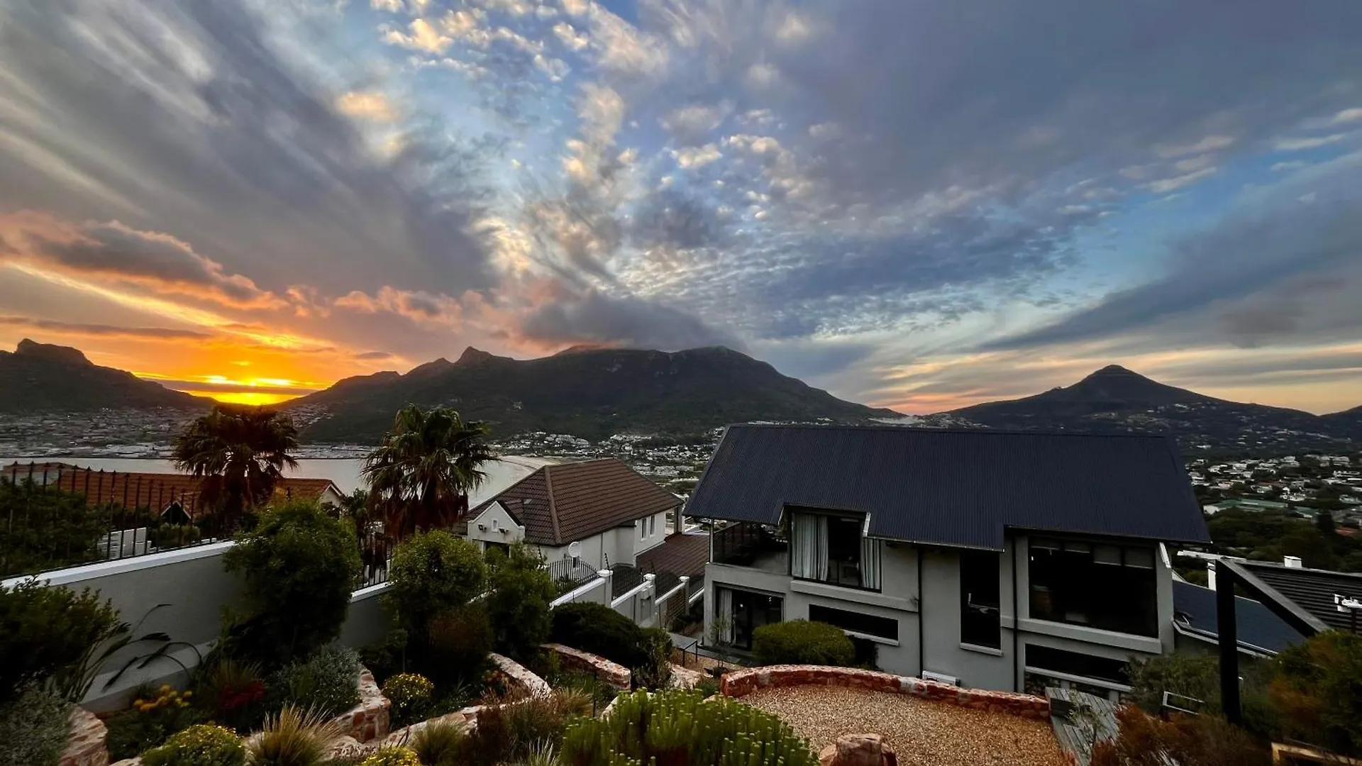Pepper House Villa ,Housekeeper , Heated Pool , Hot Tub, Backup Solar And Water Systems Kapstadt